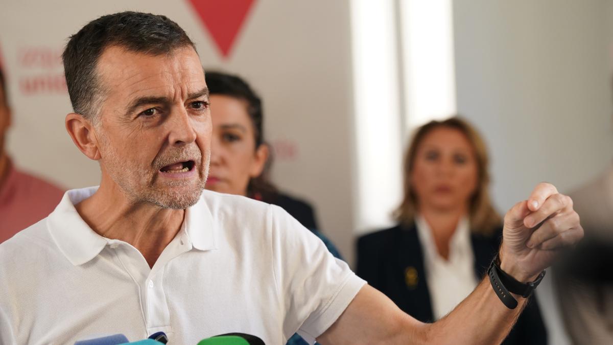 Maíllo insiste que IU no cederá en la compra de armas aunque asegura quiere agotar la legislatura