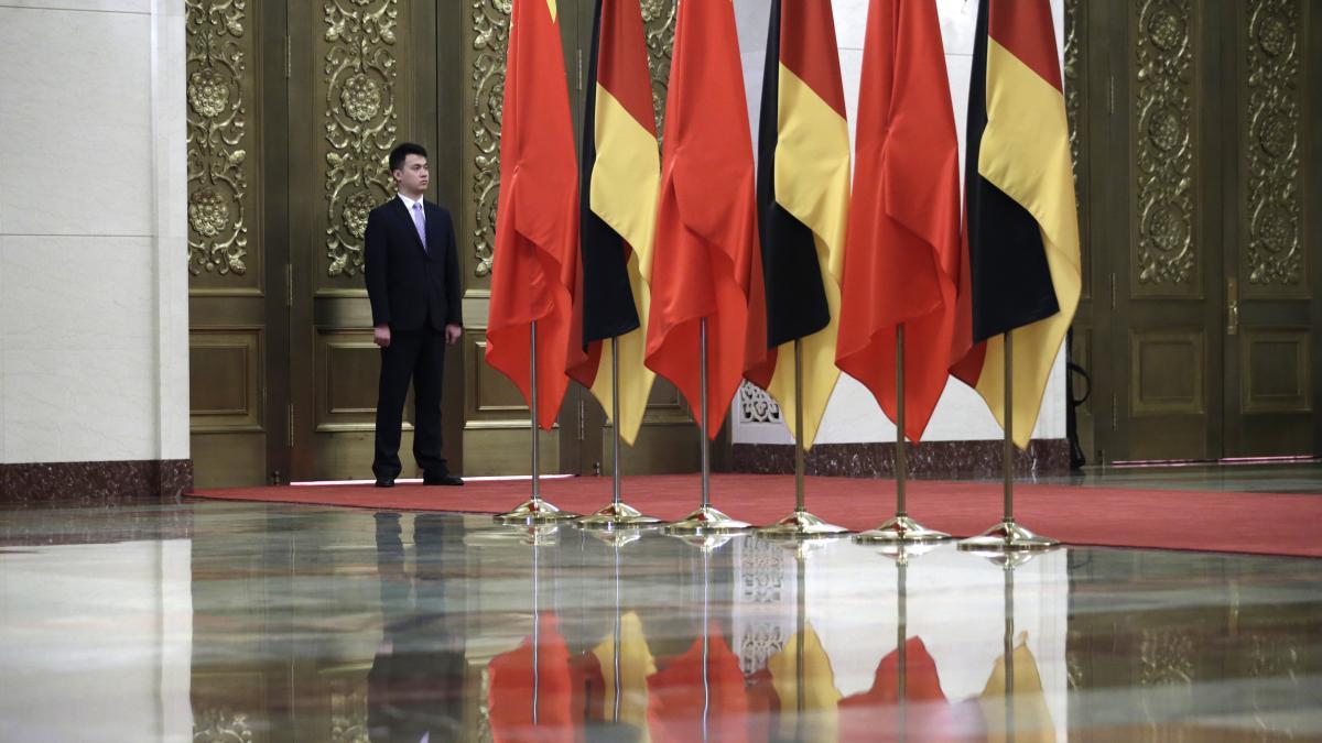 Alemania acusa a China de apuntar con láser a un avión en misión de la UE en el mar Rojo