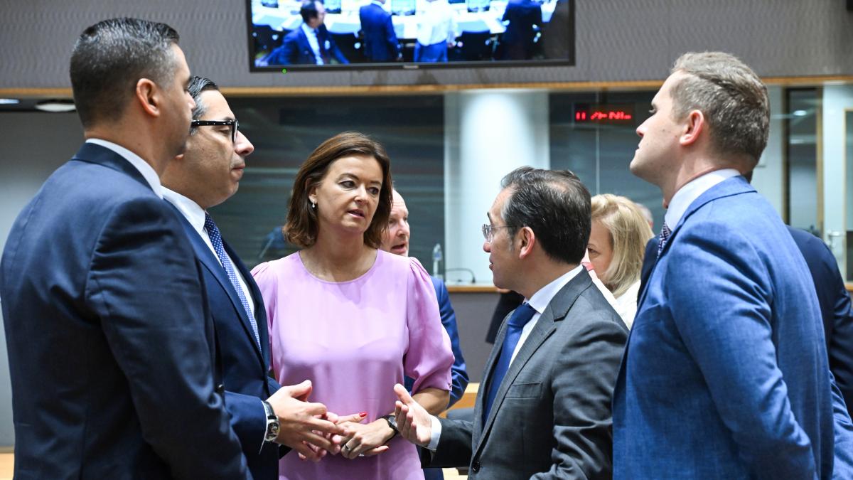 España envía una nueva propuesta a los países de la UE para lograr la oficialidad del catalán